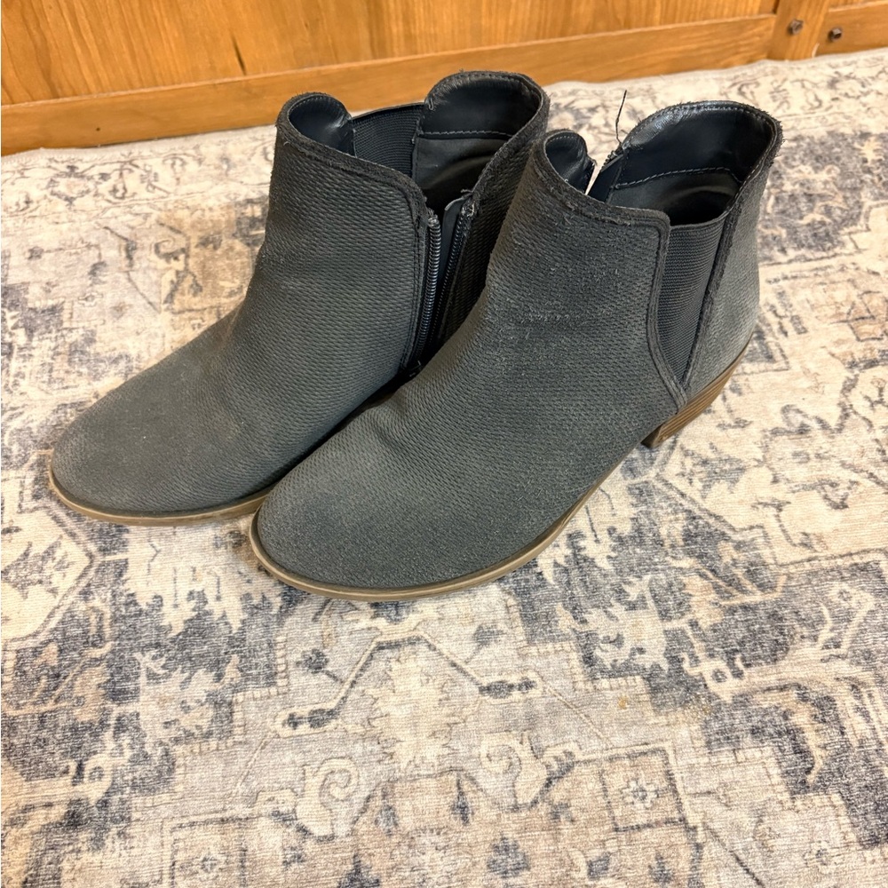 Kensie Charcoal Ankle Booties
